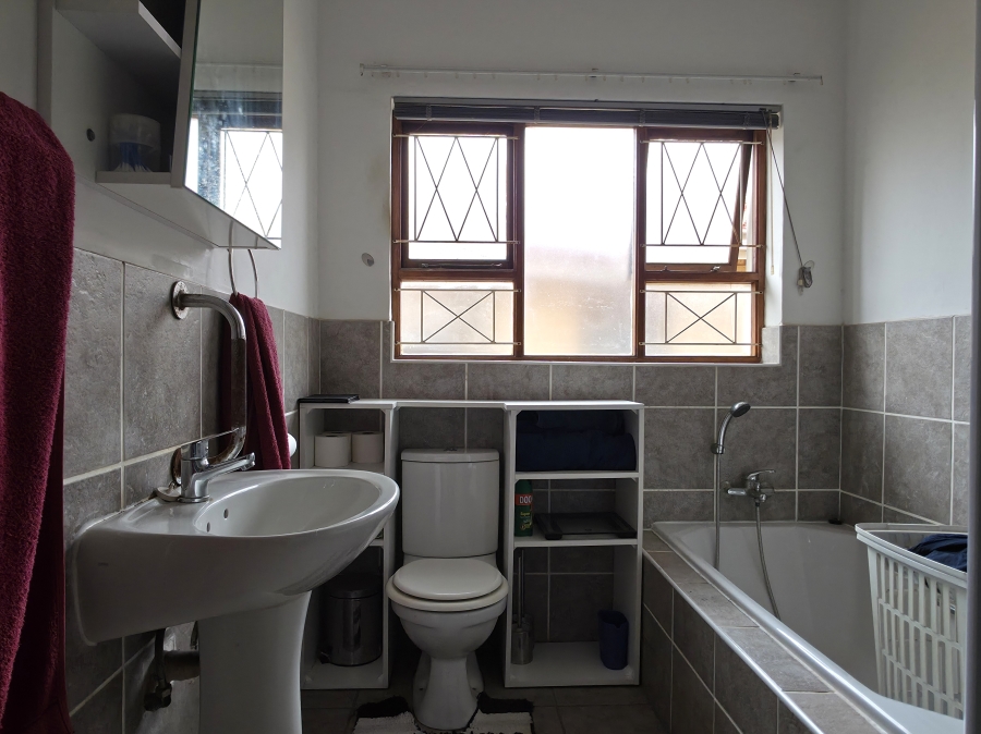 4 Bedroom Property for Sale in Noorsekloof Eastern Cape